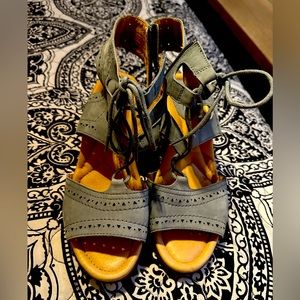 Earth Wedges- Size 10. 3 inch wedge.